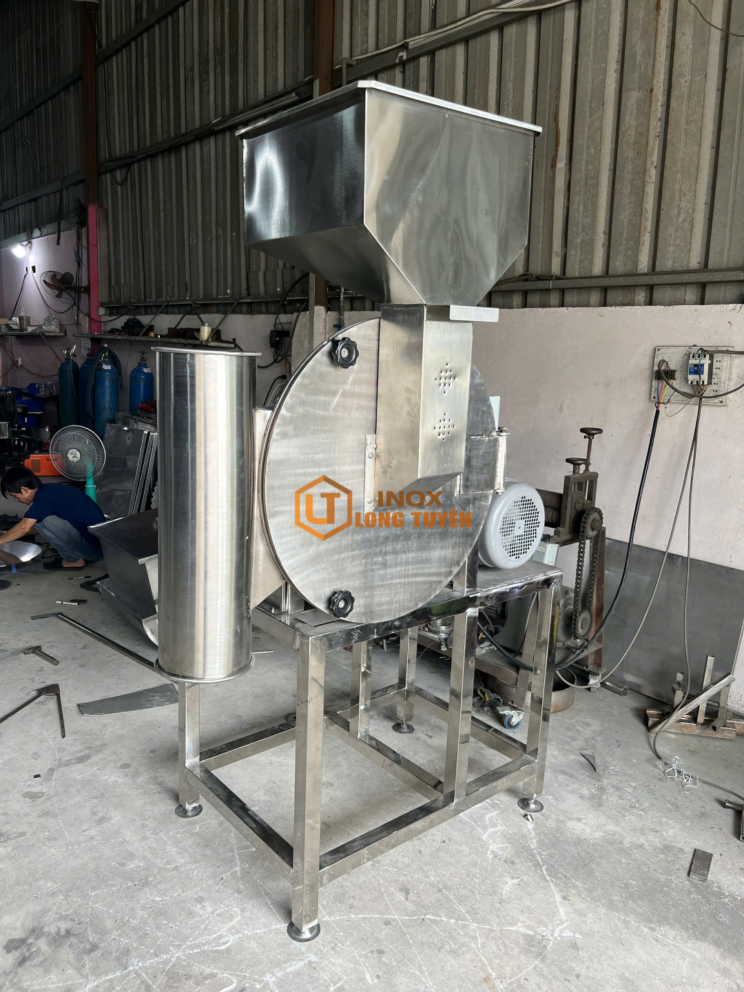 Máy Nghiền Công Suất Lớn - Nghiền Nguyên Liệu Hiệu Quả