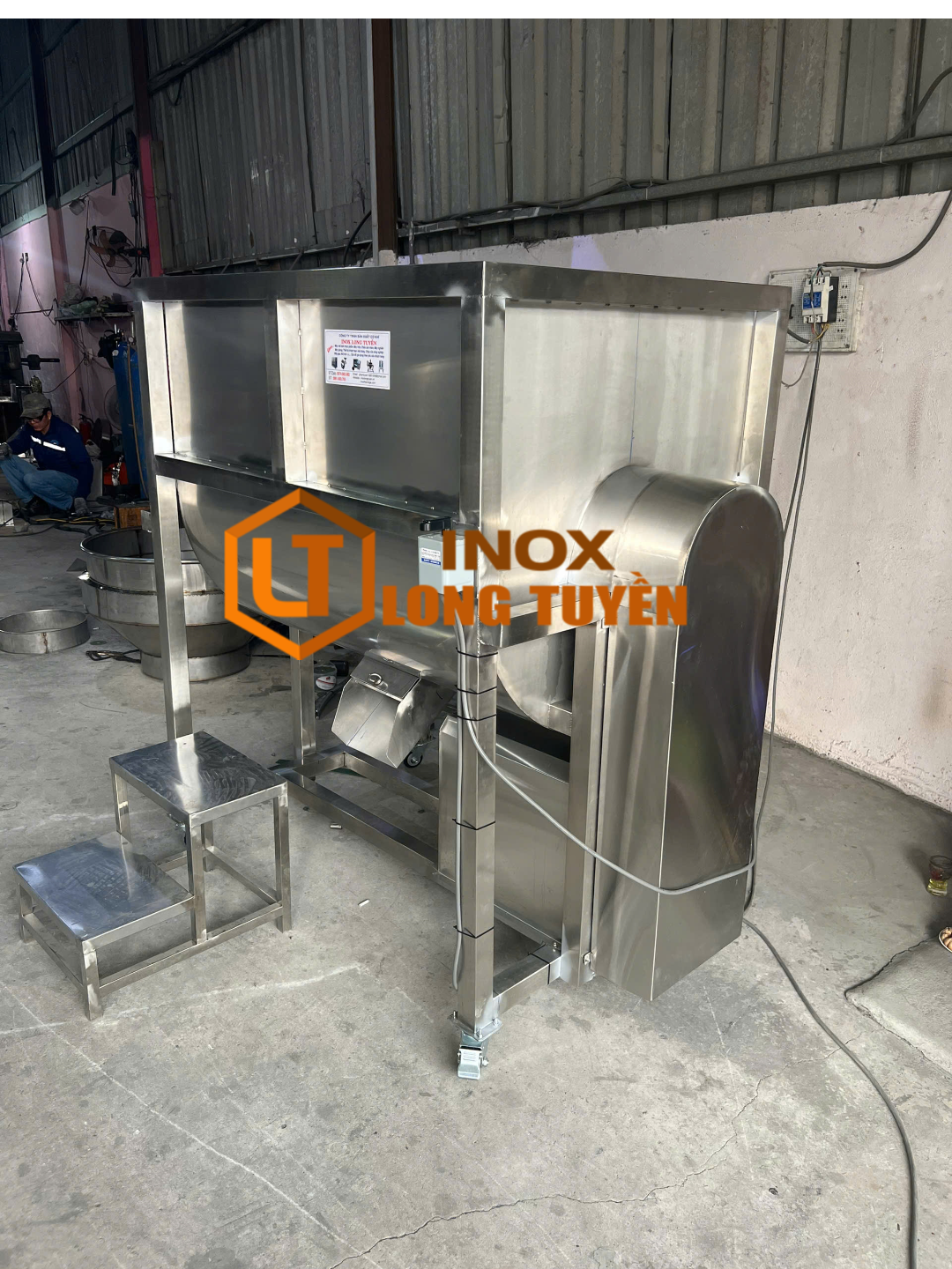 Máy Trộn Thực Phẩm Nằm Ngang Công Suất Lớn