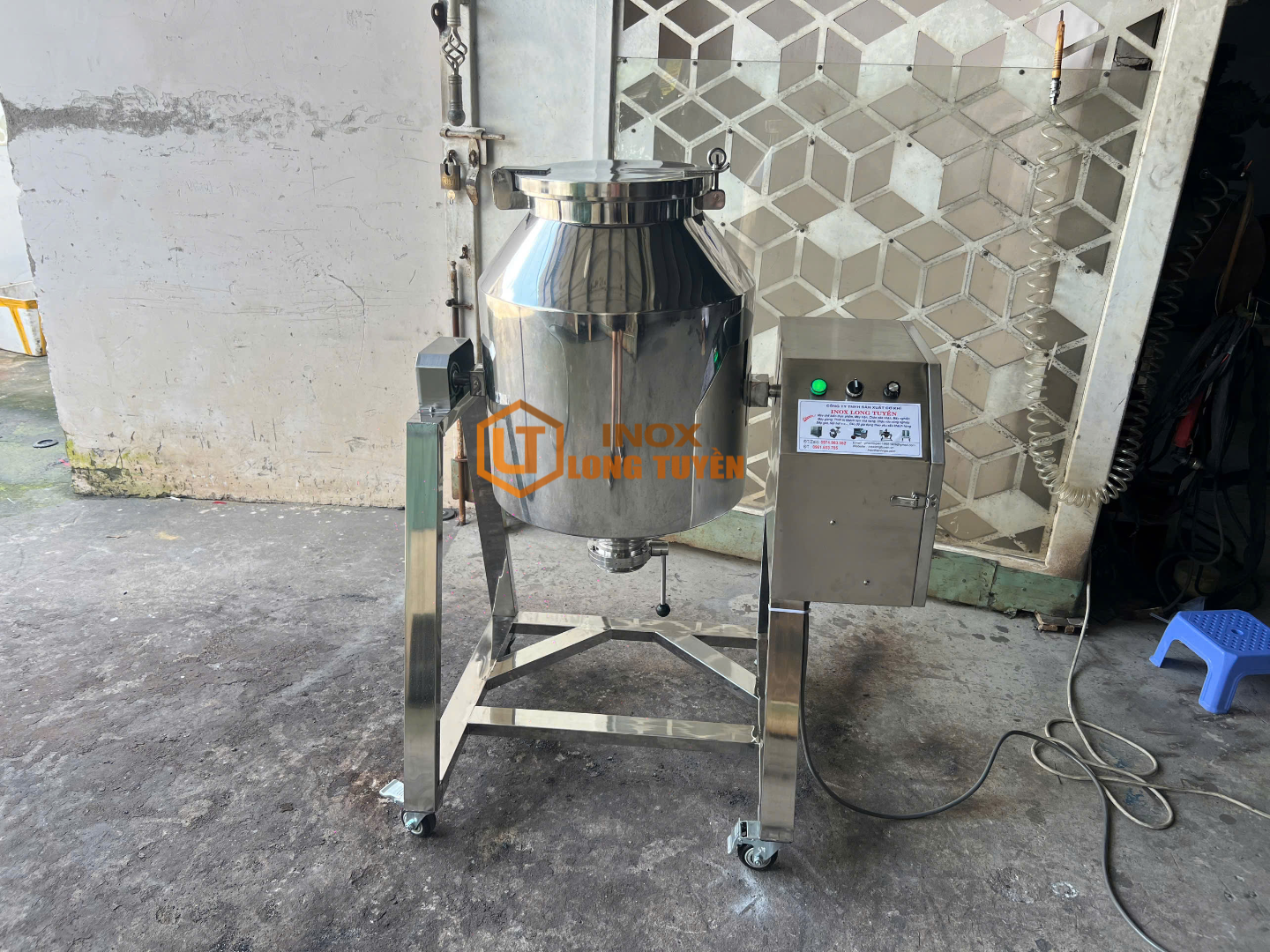 Máy Trộn Hình Trống Inox 304 | Trộn Nguyên Liệu Hiệu Quả