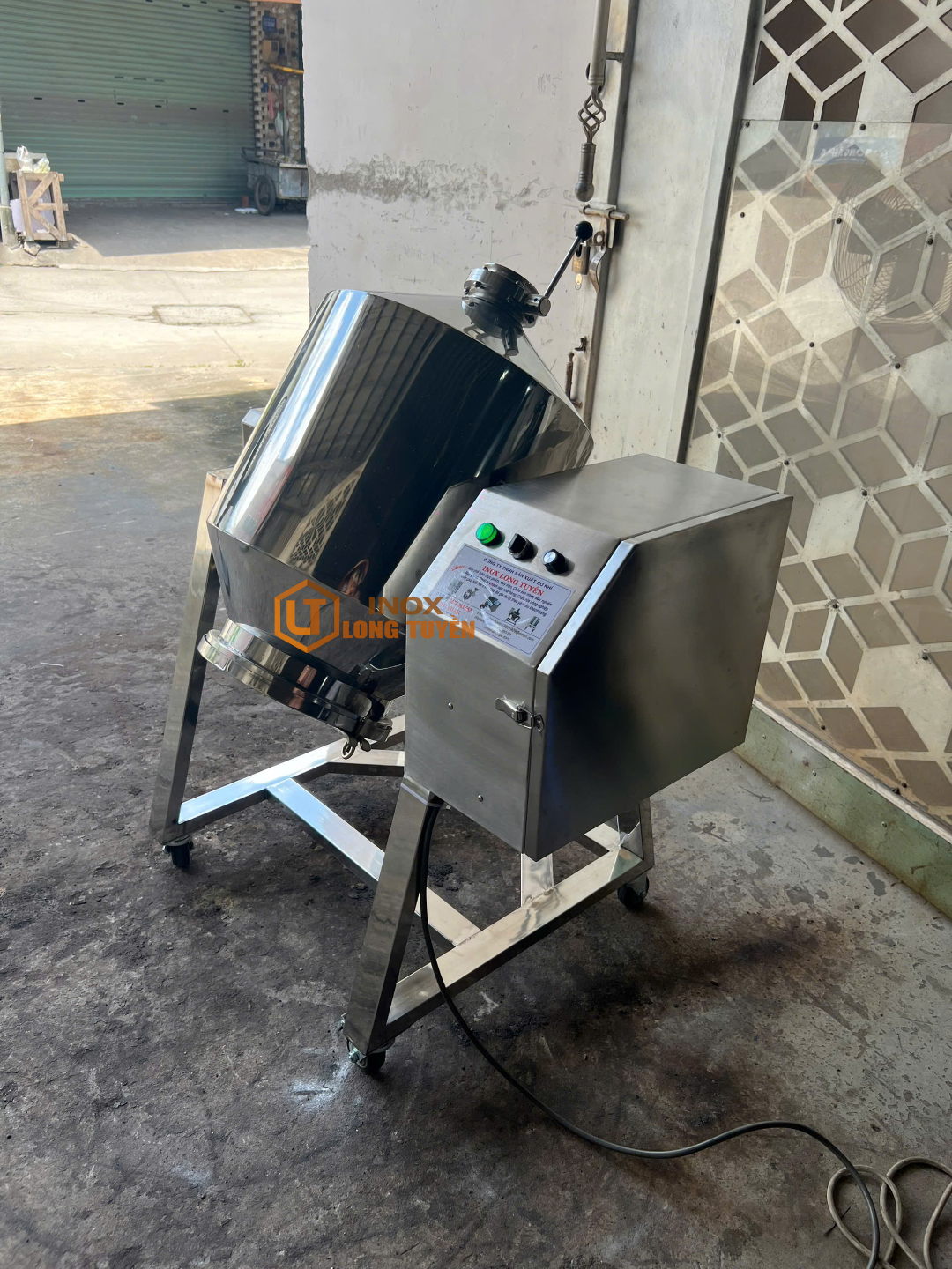 Máy Trộn Hình Trống Inox 304 | Trộn Nguyên Liệu Hiệu Quả
