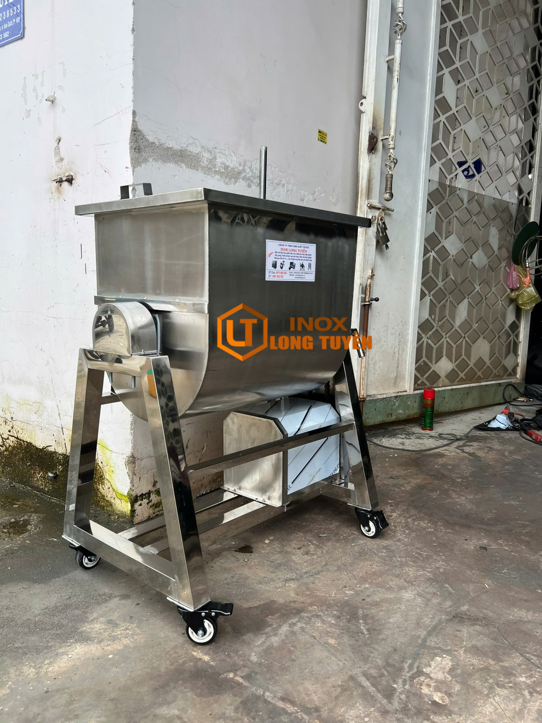 Máy Trộn Thực Phẩm Công Suất Lớn – Giải Pháp Tối Ưu Cho Sản Xuất Quy Mô Lớn