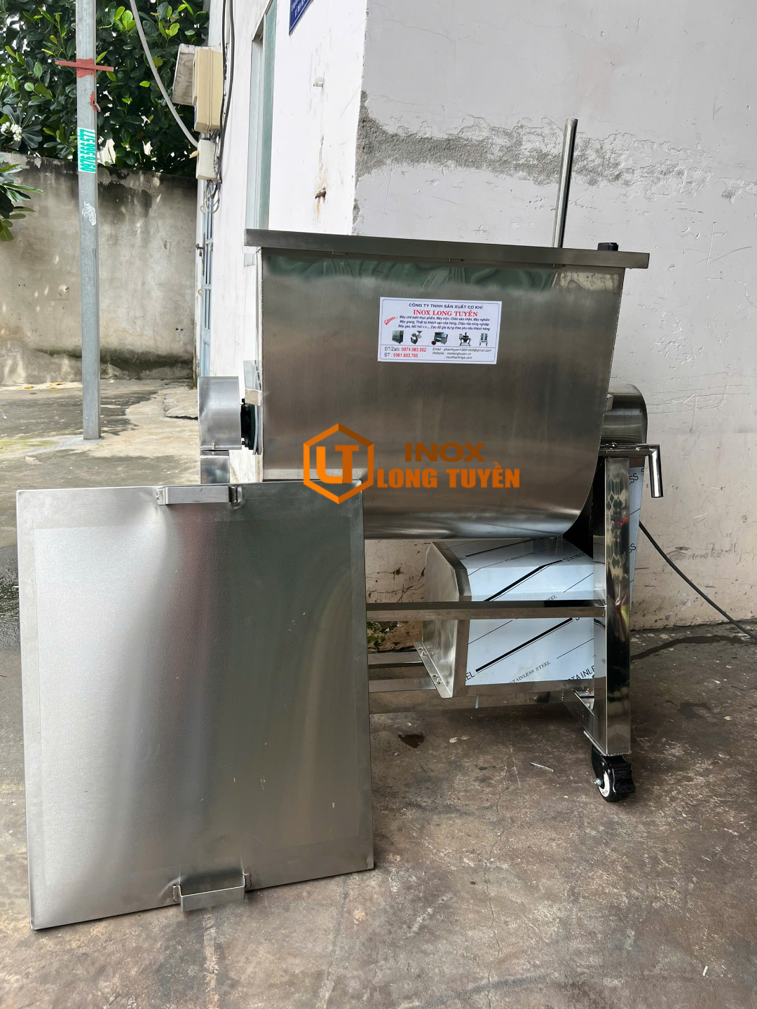 Máy Trộn Thực Phẩm Công Suất Lớn – Giải Pháp Tối Ưu Cho Sản Xuất Quy Mô Lớn